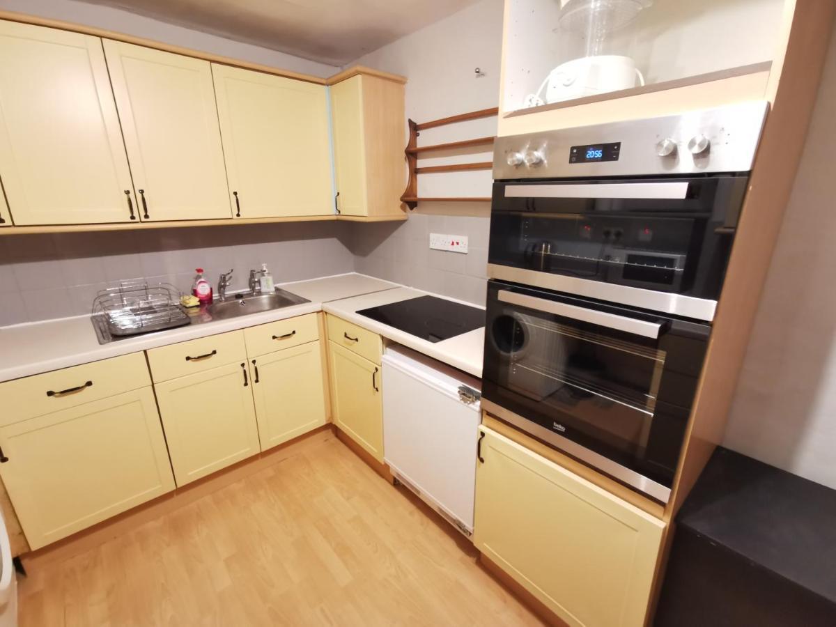 Huge 6-bed In Darlington Centre *