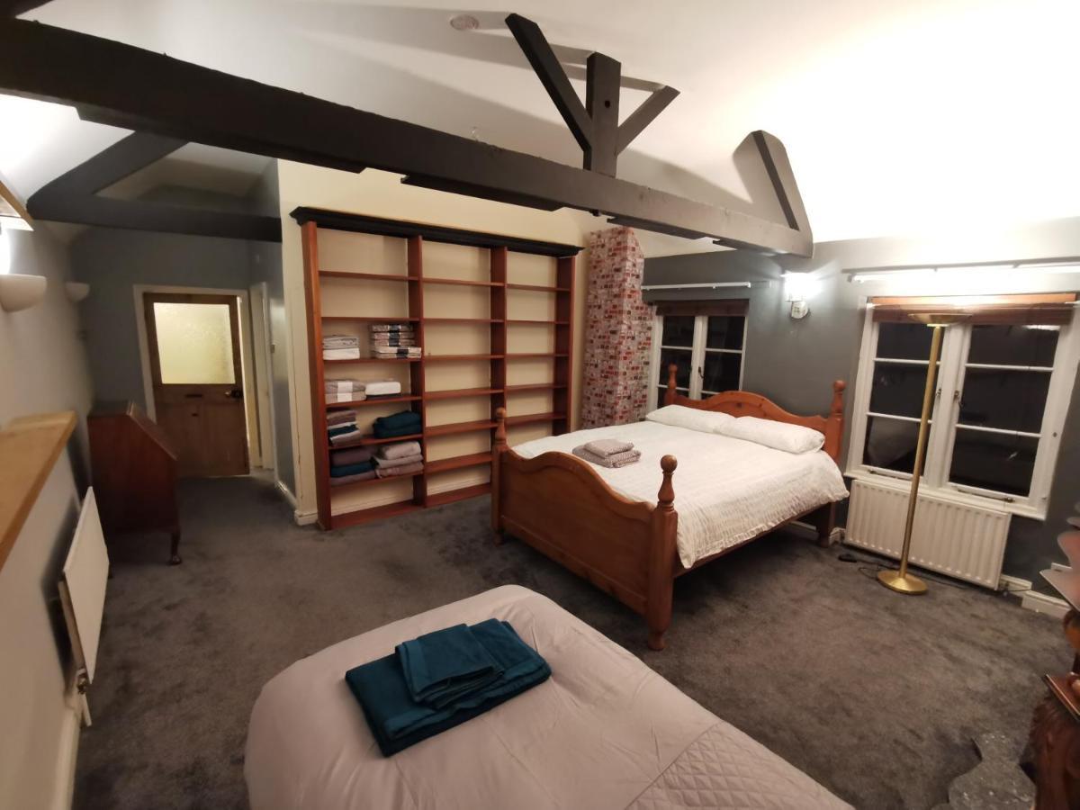 Huge 6-bed In Darlington Centre Darlington (Durham)