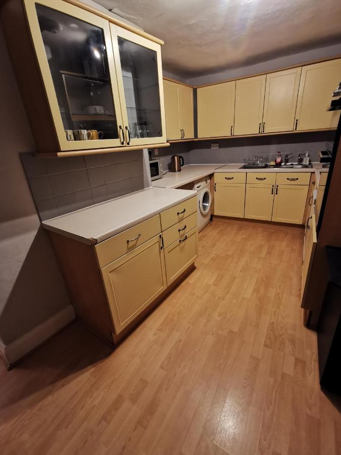 Huge 6-bed In Darlington Centre