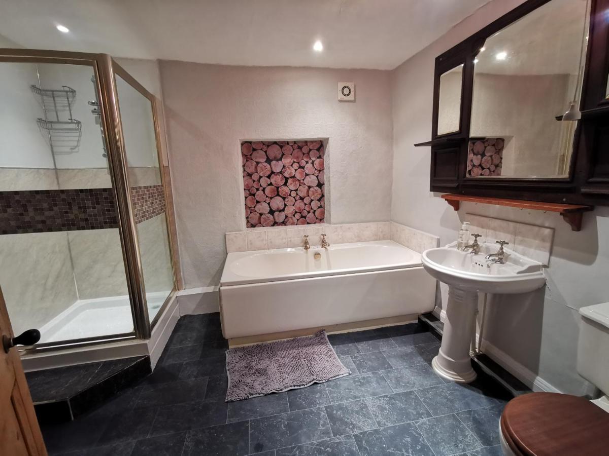 Huge 6-bed In Darlington Centre Apartment *