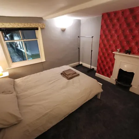 Huge 6-Bed Apartment In Darlington Centre Exterior photo