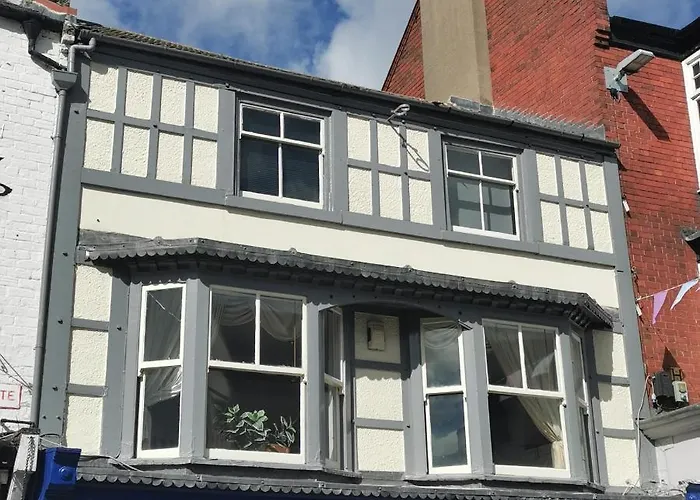Huge 6-Bed Apartment in Darlington Centre